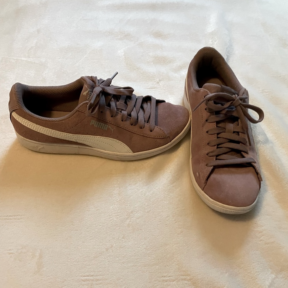 Puma Sneakers